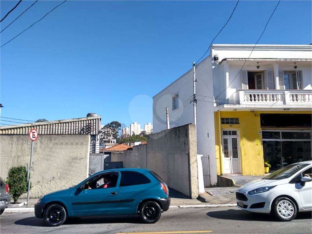 Imóvel comercial e residencial no bairro do Tremembé. Grande fluxo tanto de veículos como pedestres
