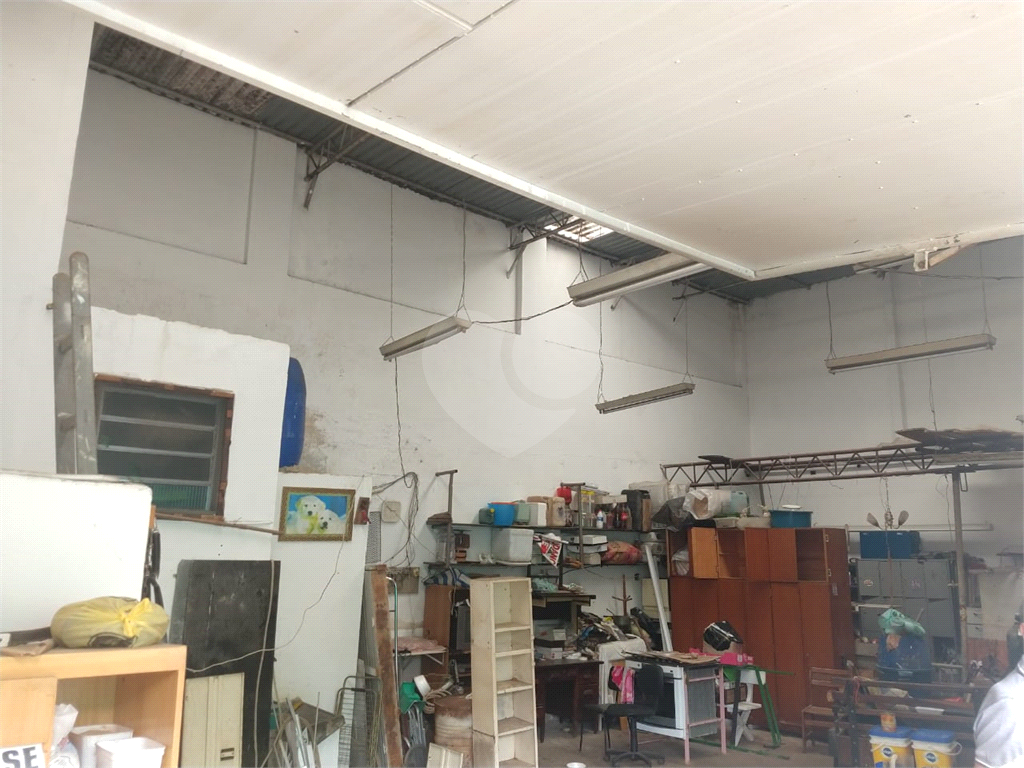 Imóvel comercial e residencial no bairro do Tremembé. Grande fluxo tanto de veículos como pedestres