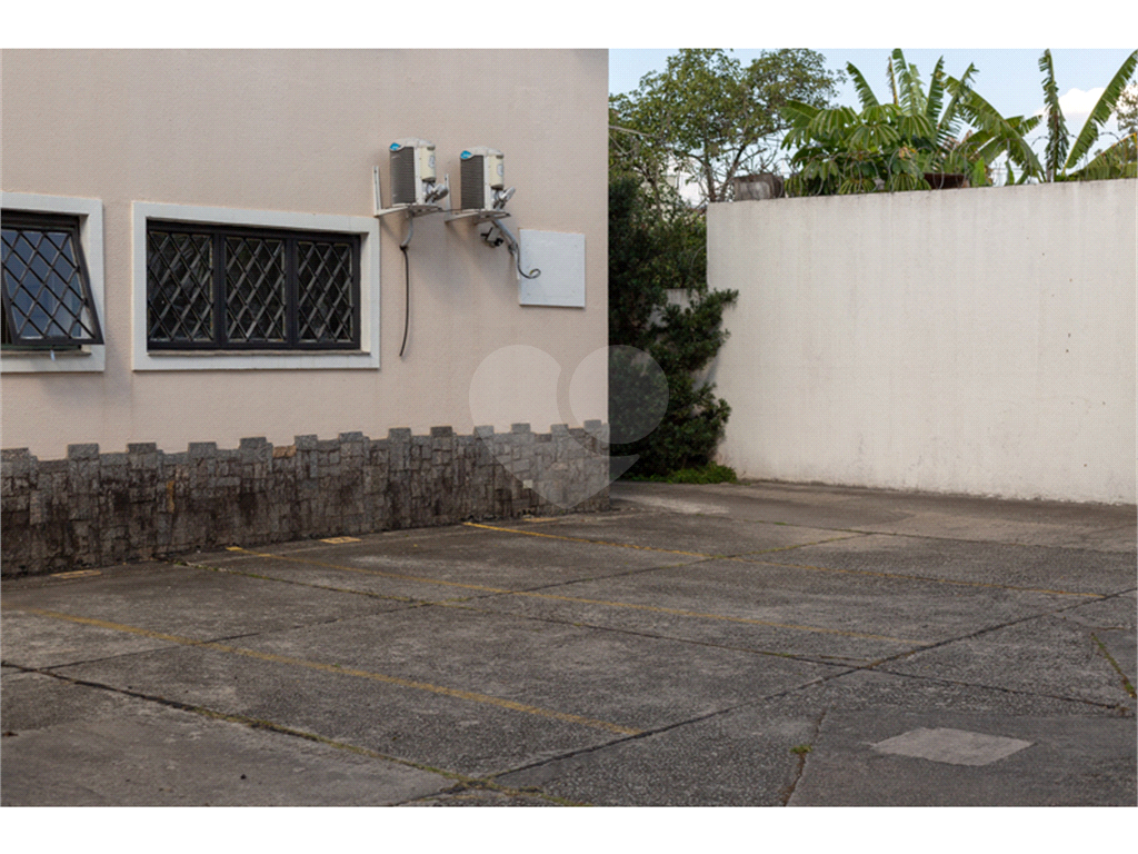 SALA COMERCIAL PRONTA PARA ENTRAR