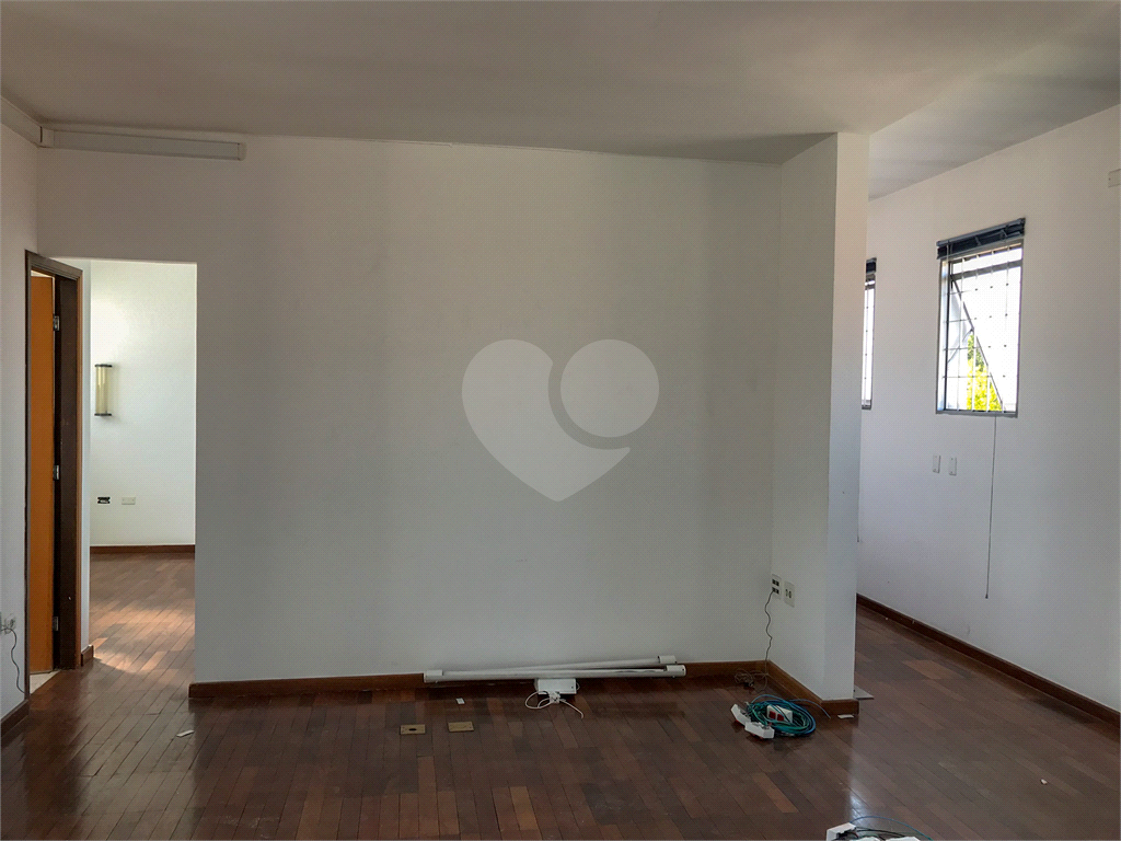 SALA COMERCIAL PRONTA PARA ENTRAR