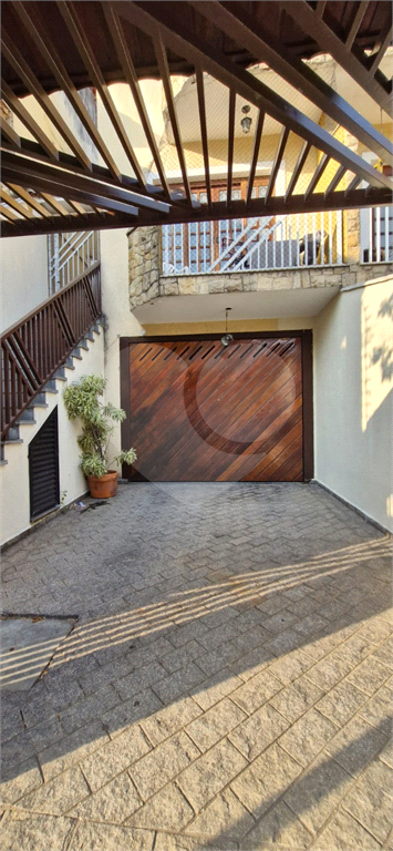 excelente sobrado com 3 suites amplas, sendo a master com banheira de hidromassagem, closet ,com por