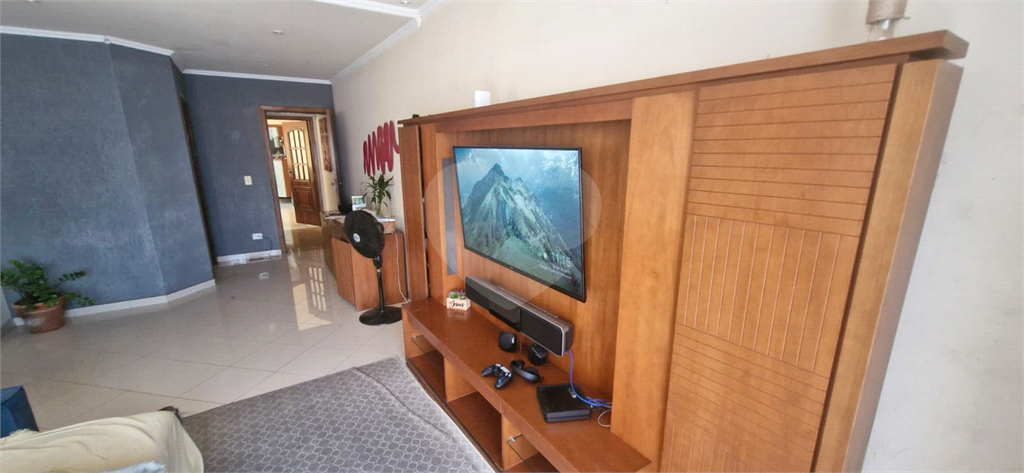 excelente sobrado com 3 suites amplas, sendo a master com banheira de hidromassagem, closet ,com por