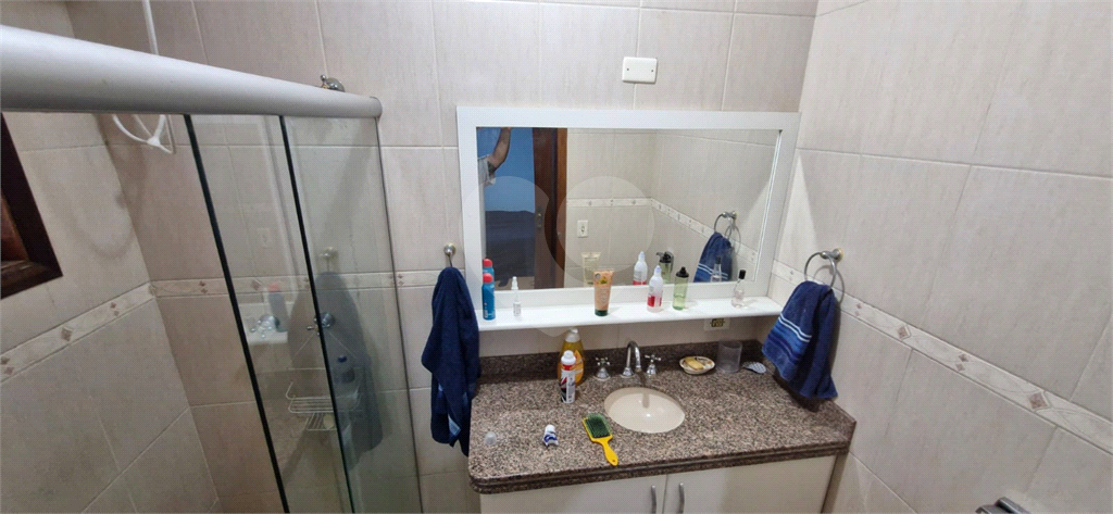 excelente sobrado com 3 suites amplas, sendo a master com banheira de hidromassagem, closet ,com por