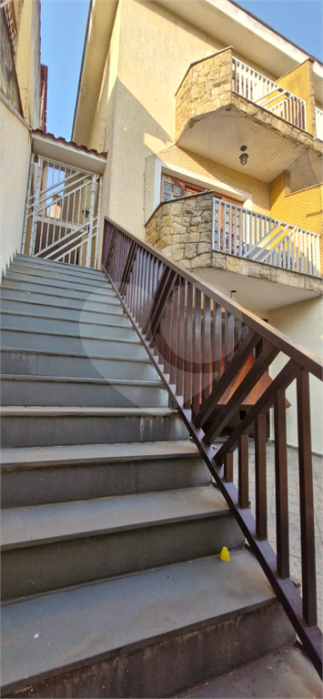 excelente sobrado com 3 suites amplas, sendo a master com banheira de hidromassagem, closet ,com por