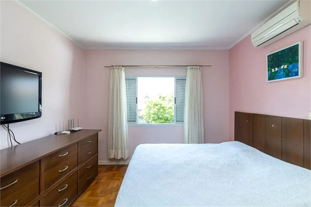 O Seu Sobrado de 3 dormitórios (1 Suíte) no Parque São Domingos: Porteira Fechada!