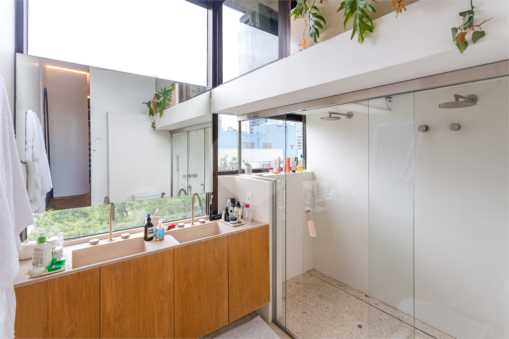 APARTAMENTO À VENDA NO BAIRRO SUMARÉ COM 3 SUÍTES, 4 VAGAS E 220M2