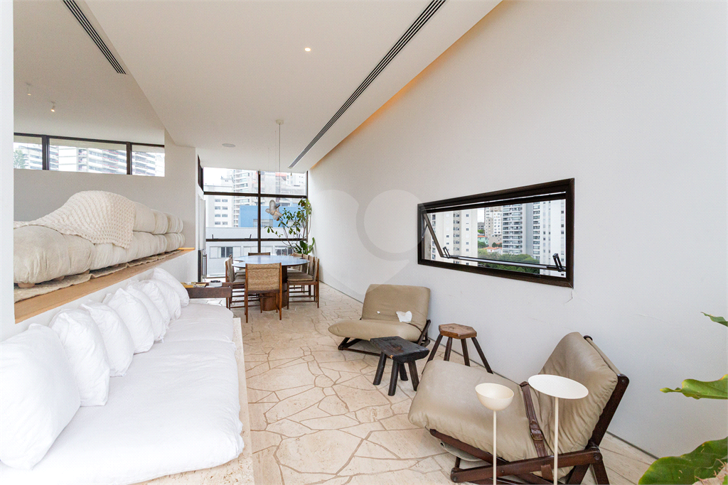 APARTAMENTO À VENDA NO BAIRRO SUMARÉ COM 3 SUÍTES, 4 VAGAS E 220M2