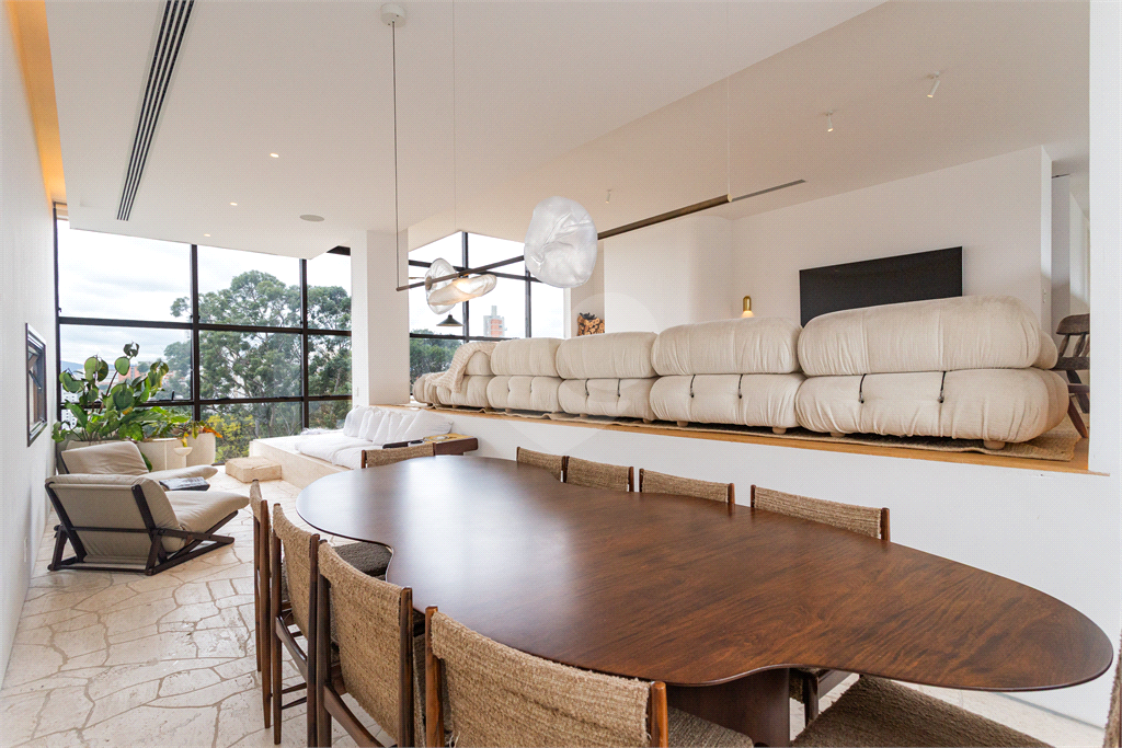 APARTAMENTO À VENDA NO BAIRRO SUMARÉ COM 3 SUÍTES, 4 VAGAS E 220M2