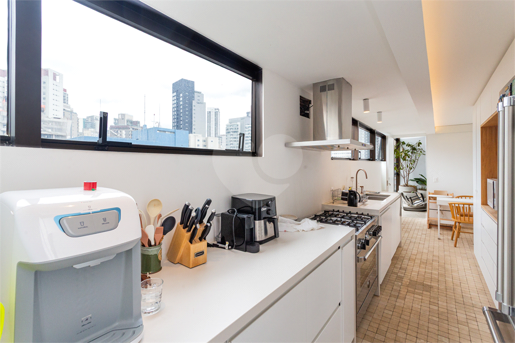 APARTAMENTO À VENDA NO BAIRRO SUMARÉ COM 3 SUÍTES, 4 VAGAS E 220M2