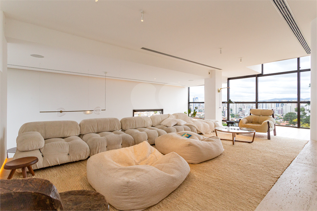 APARTAMENTO À VENDA NO BAIRRO SUMARÉ COM 3 SUÍTES, 4 VAGAS E 220M2