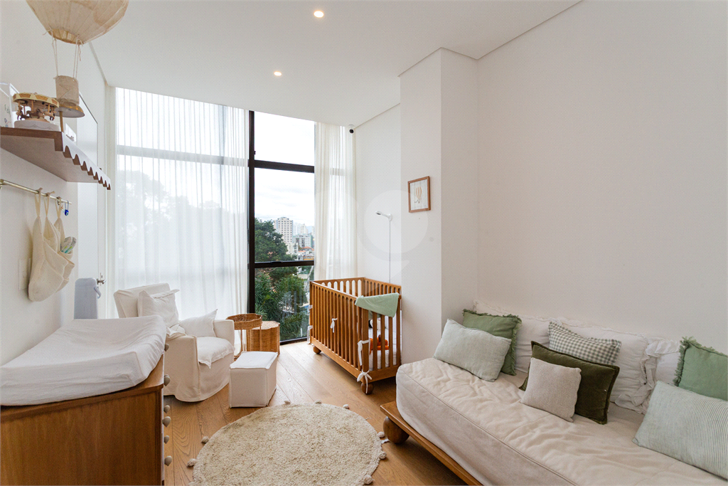 APARTAMENTO À VENDA NO BAIRRO SUMARÉ COM 3 SUÍTES, 4 VAGAS E 220M2