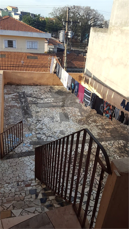 São dois  imóveis na Vila Gustavo no mesmo terreno 15 minutos a pé para o Metrô