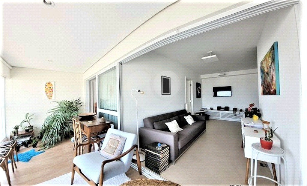APARTAMENTO em PINHEIROS