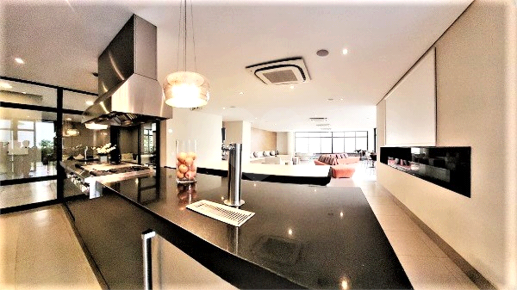 APARTAMENTO em PINHEIROS