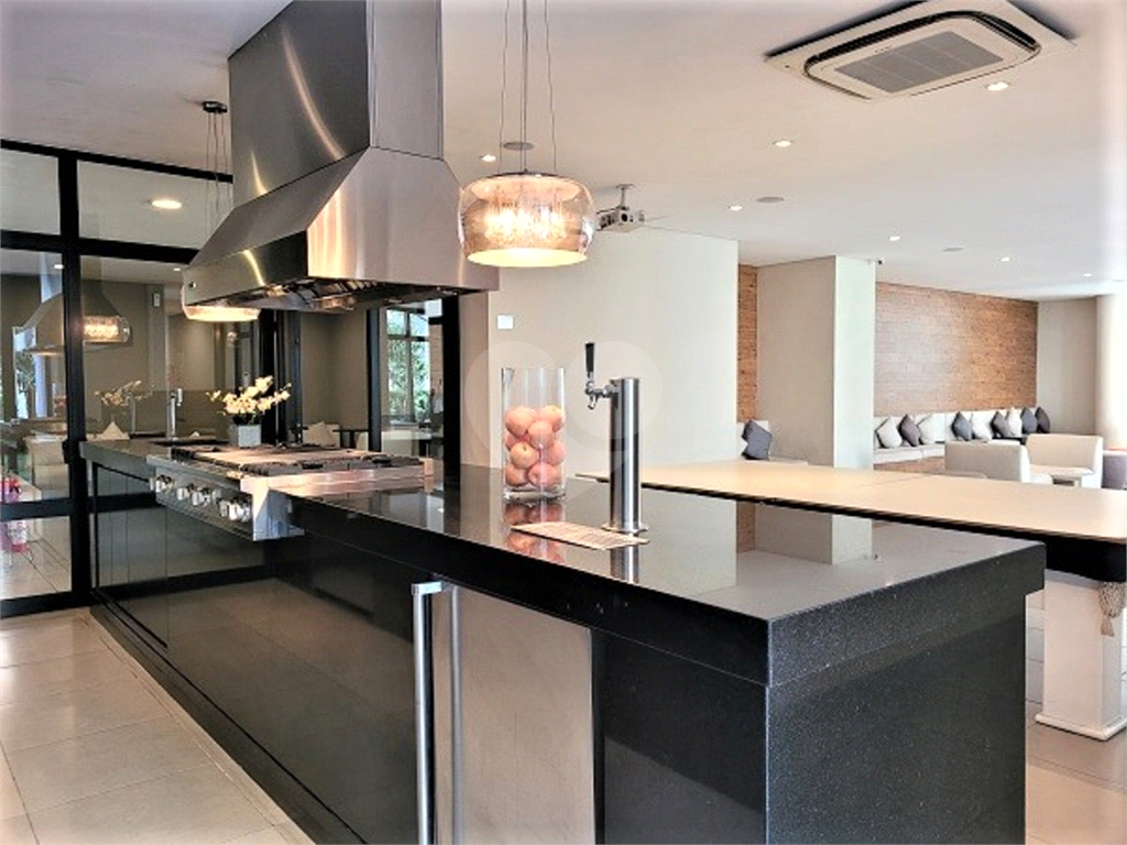 APARTAMENTO em PINHEIROS