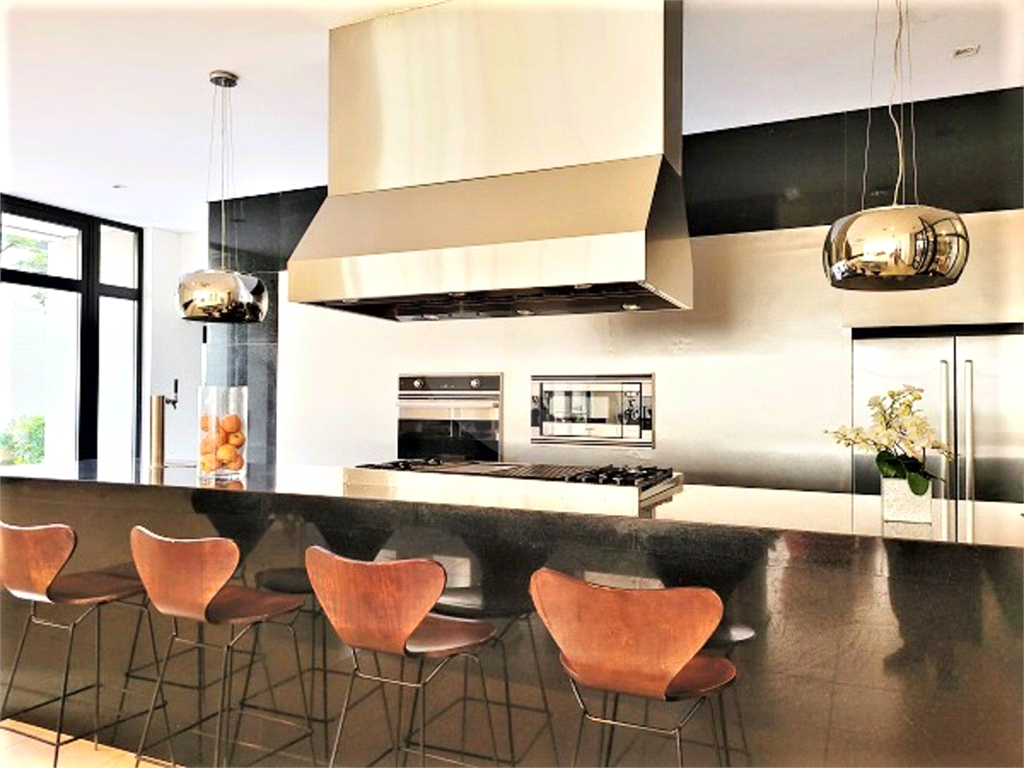 APARTAMENTO em PINHEIROS