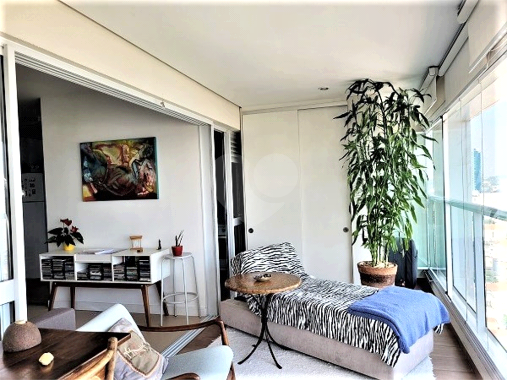 APARTAMENTO em PINHEIROS
