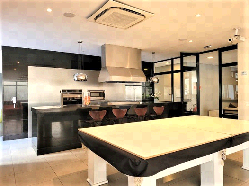 APARTAMENTO em PINHEIROS