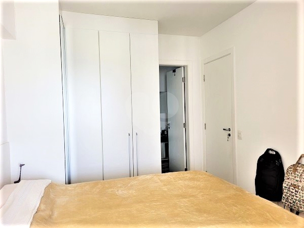 APARTAMENTO em PINHEIROS