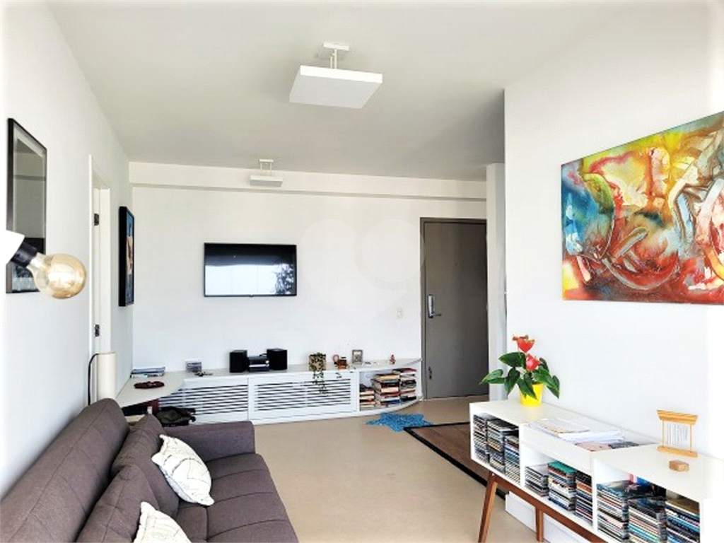 APARTAMENTO em PINHEIROS