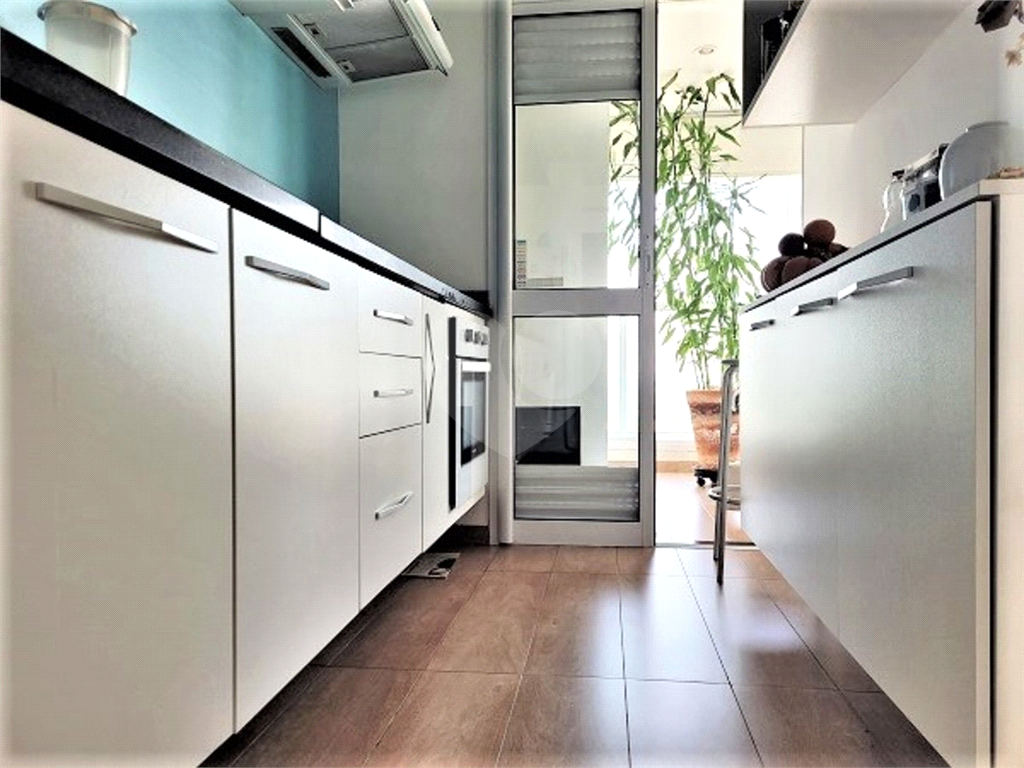 APARTAMENTO em PINHEIROS