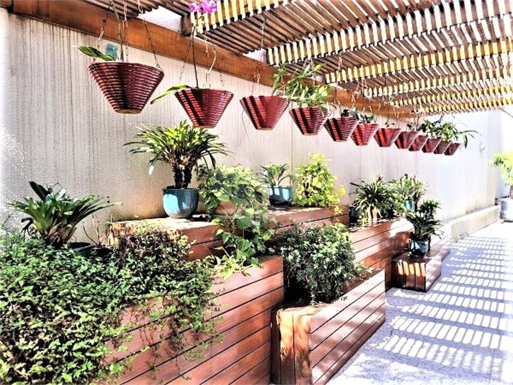 APARTAMENTO em PINHEIROS