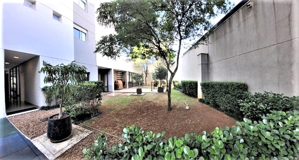 APARTAMENTO em PINHEIROS
