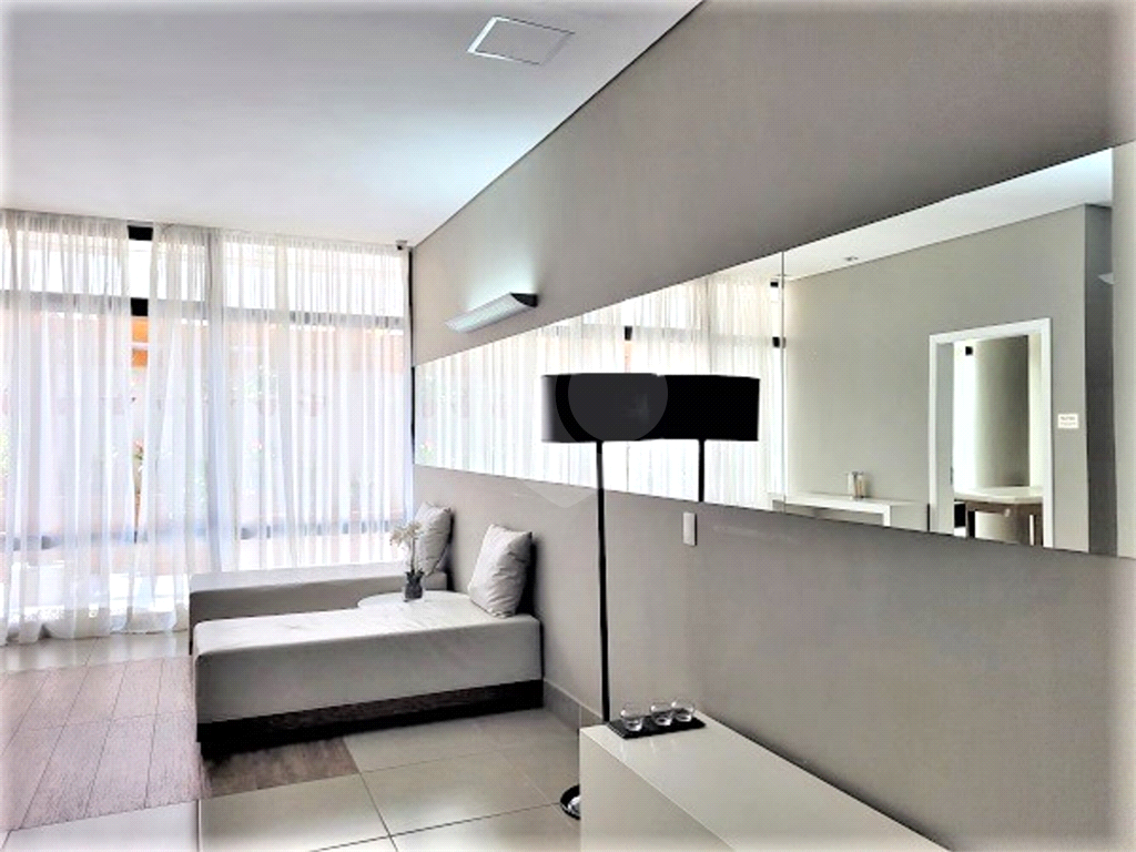 APARTAMENTO em PINHEIROS