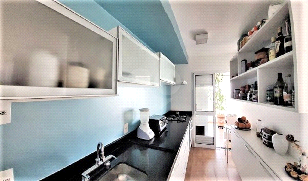 APARTAMENTO em PINHEIROS
