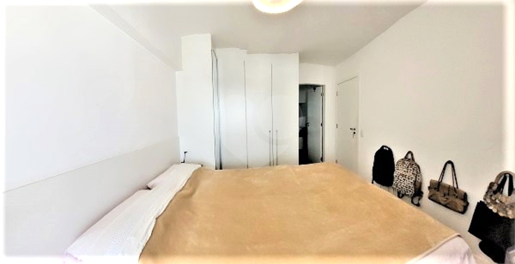 APARTAMENTO em PINHEIROS