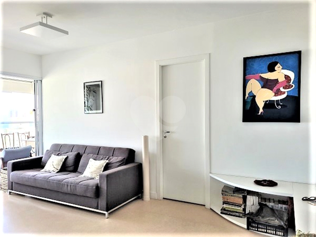 APARTAMENTO em PINHEIROS