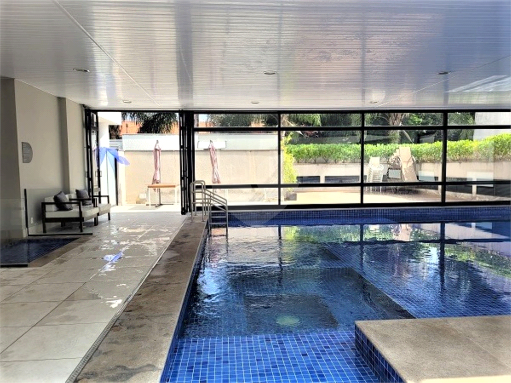 APARTAMENTO em PINHEIROS