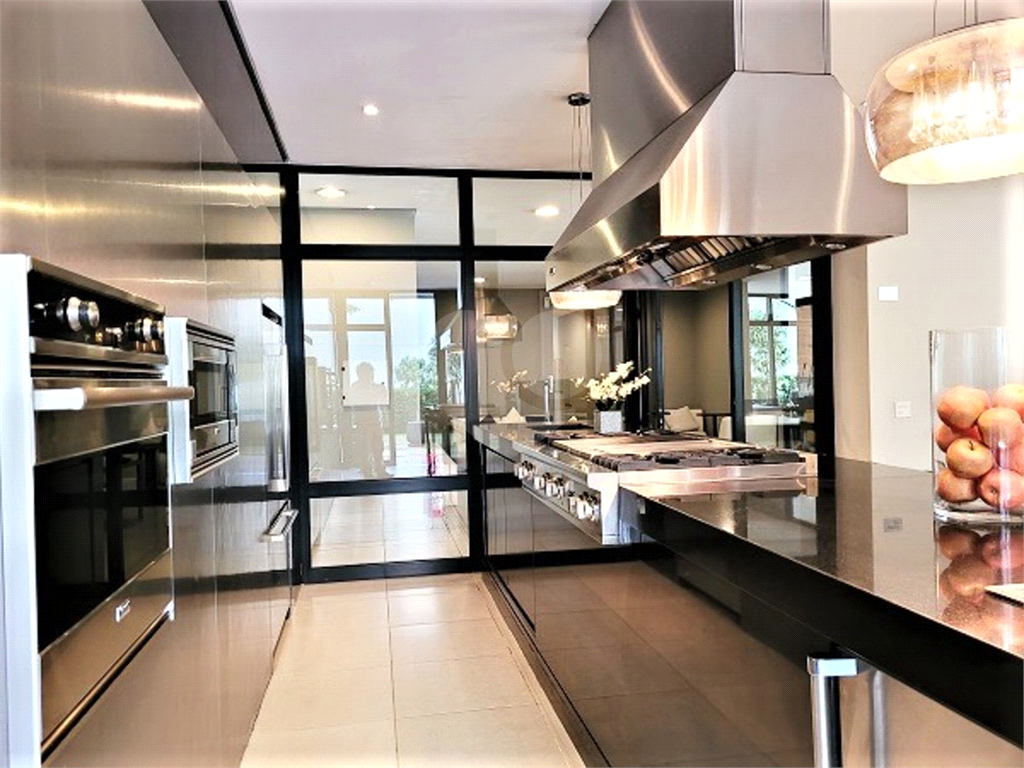 APARTAMENTO em PINHEIROS