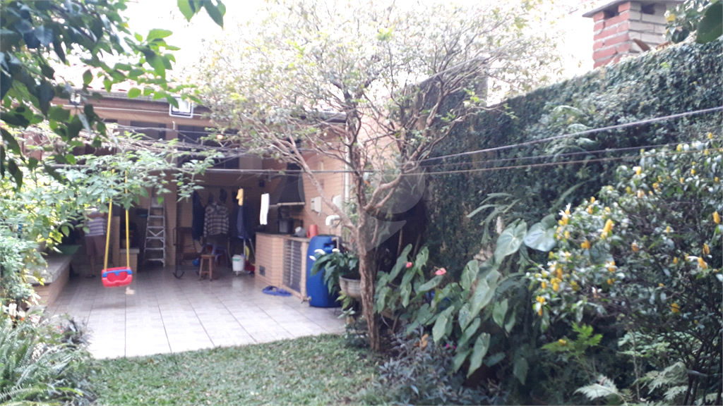 Sobrado à venda com 3 quartos, 280m² - Foto 1