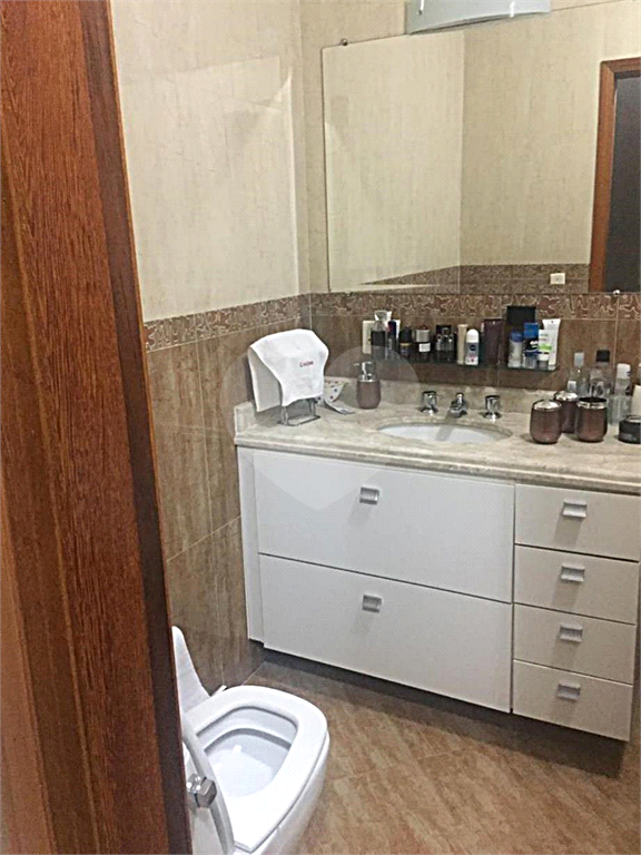 Sobrado no Parque do Mandaqui. São 3 dormitórios sendo 1 suíte. Permuta por apartamento maior. 