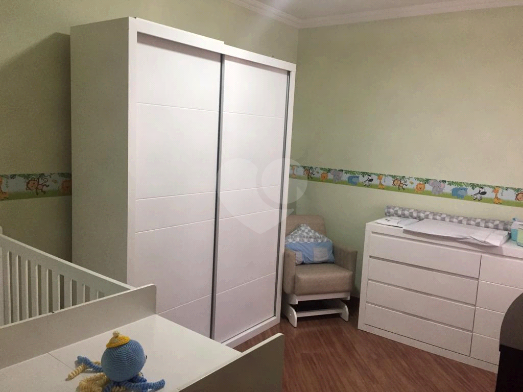 Sobrado no Parque do Mandaqui. São 3 dormitórios sendo 1 suíte. Permuta por apartamento maior. 