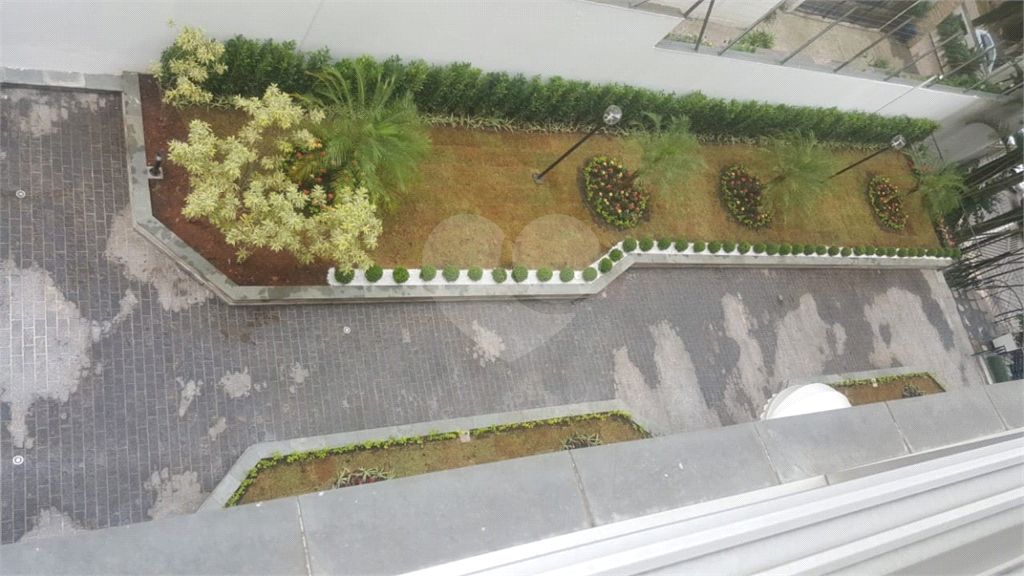 Apartamento com 210m 4 dorm 1 suite 2 banheiros e 2 vagas de garagem perto do metro São Judas 