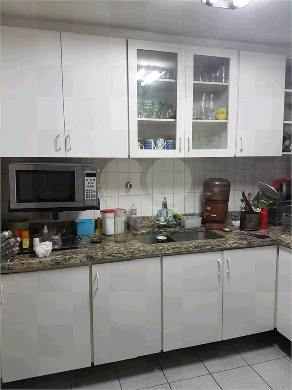 Apartamento com 210m 4 dorm 1 suite 2 banheiros e 2 vagas de garagem perto do metro São Judas 