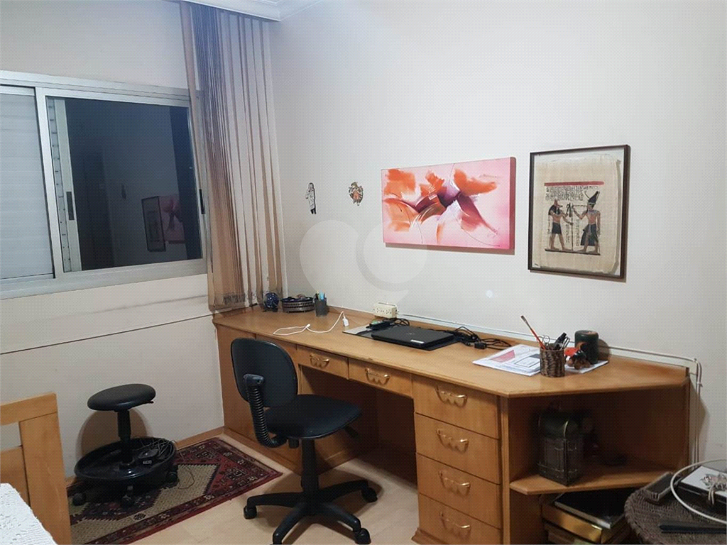 Apartamento com 210m 4 dorm 1 suite 2 banheiros e 2 vagas de garagem perto do metro São Judas 