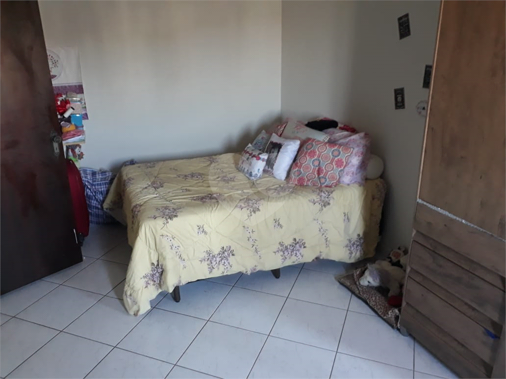 Sobrado excelente ideal para moradia e renda conta com salão na frente mais casa nos fundos