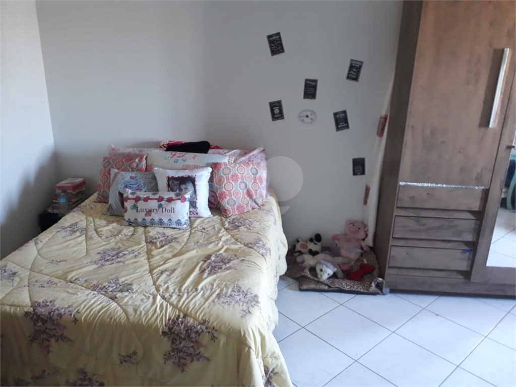 Sobrado excelente ideal para moradia e renda conta com salão na frente mais casa nos fundos