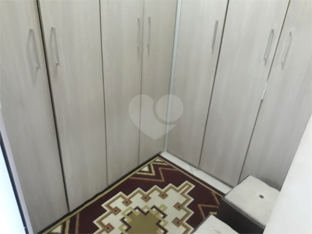 Sobrado excelente ideal para moradia e renda conta com salão na frente mais casa nos fundos