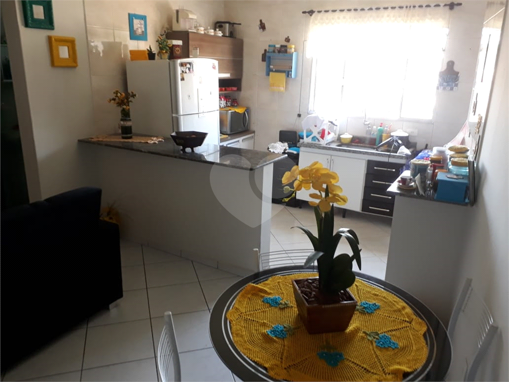 Sobrado excelente ideal para moradia e renda conta com salão na frente mais casa nos fundos