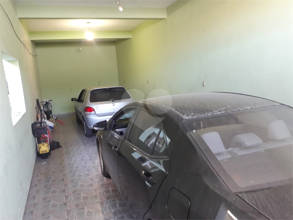 Sobrado excelente ideal para moradia e renda conta com salão na frente mais casa nos fundos