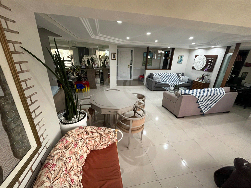 APARTAMENTO em SANTANA