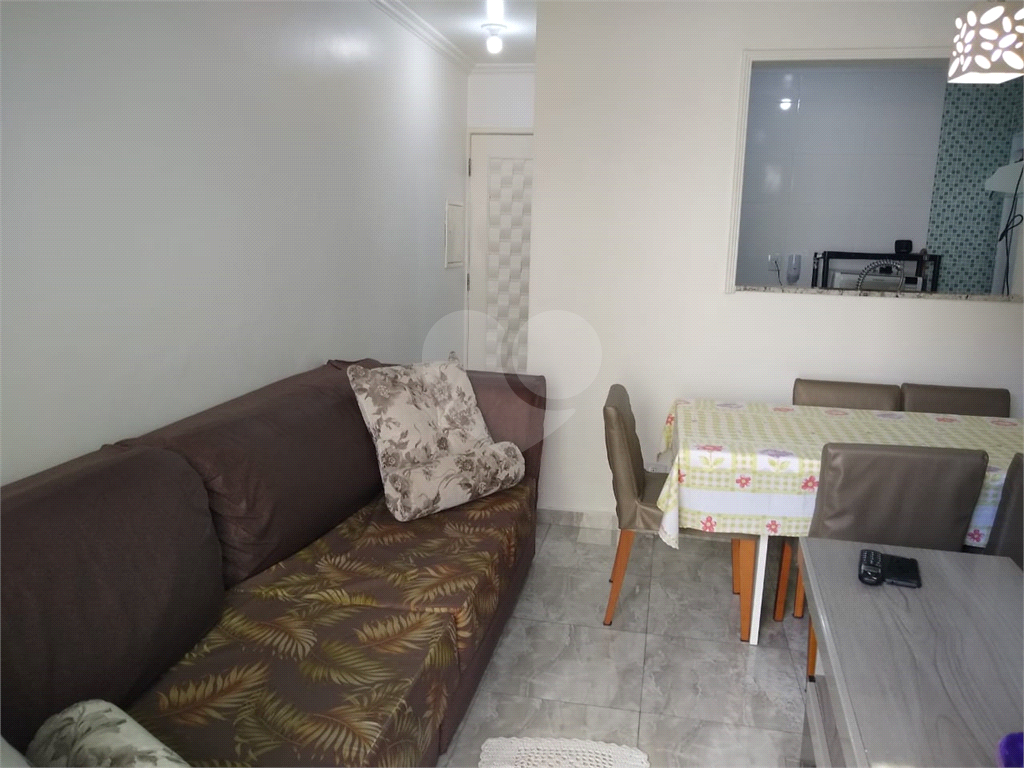 Vende-se apto de 02 dormitórios e 01 vaga - Vila Amélia 