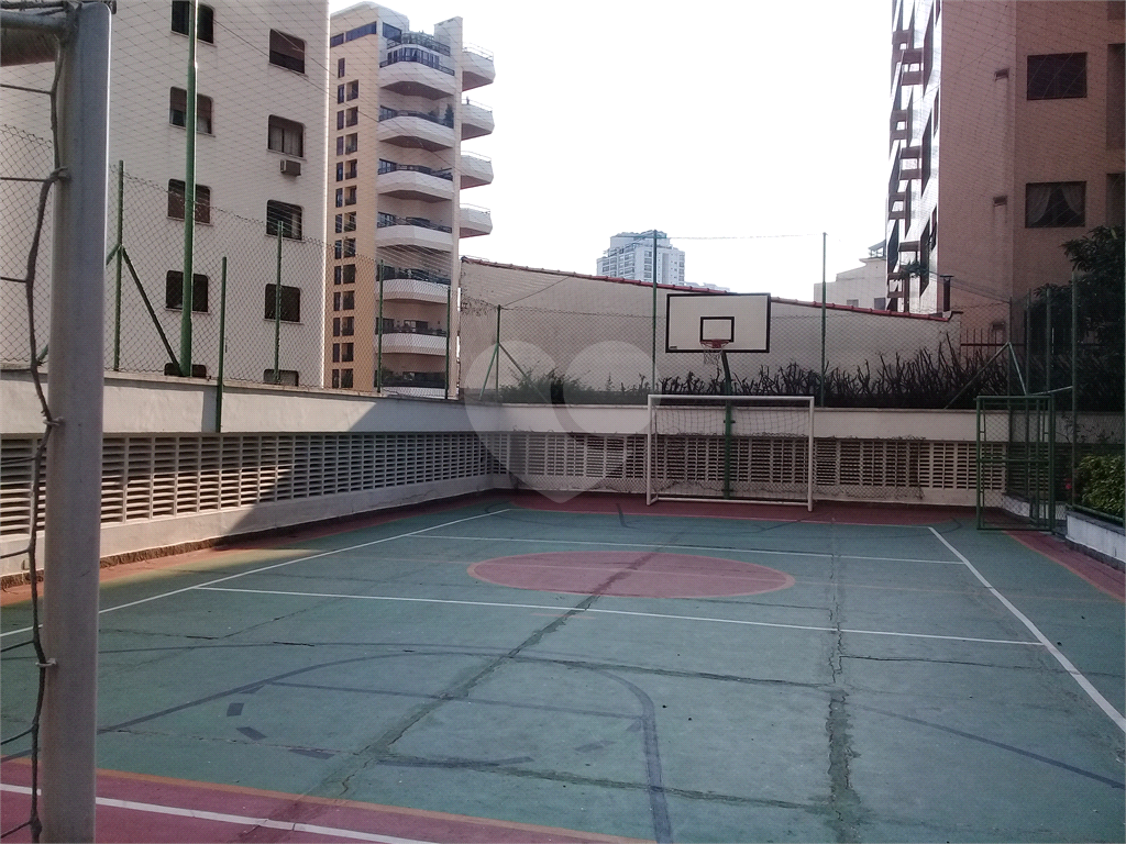 APARTAMENTO em SANTANA