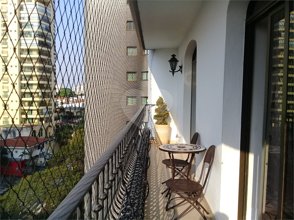 APARTAMENTO em SANTANA
