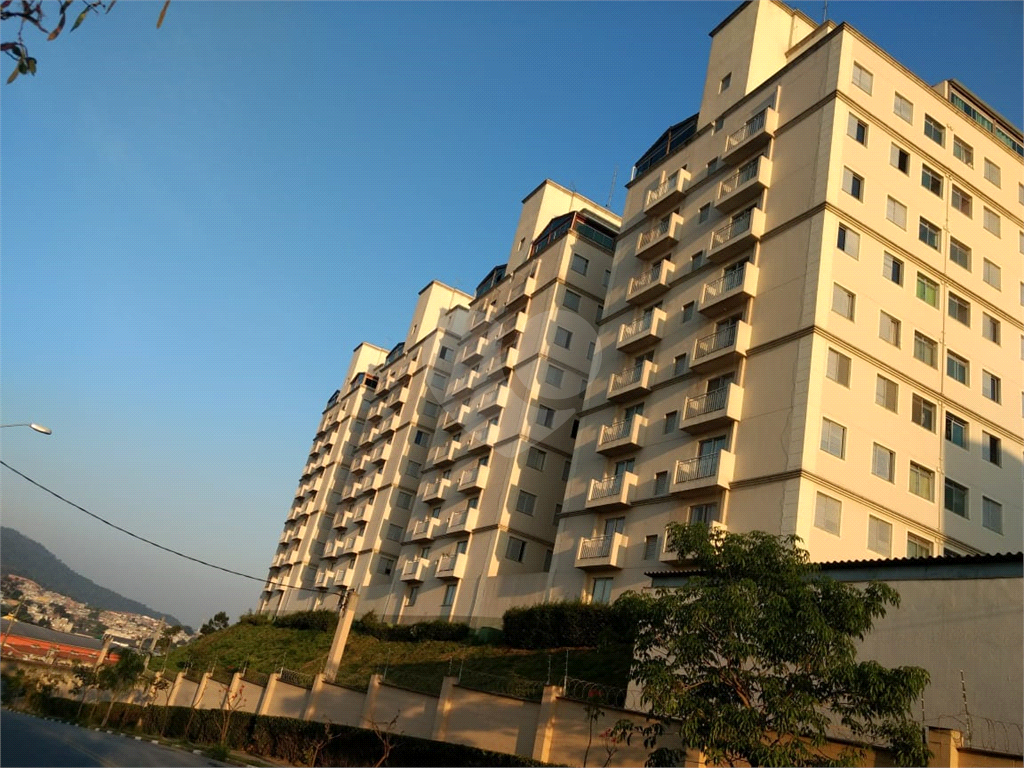 Apartamento em Jaraguá 