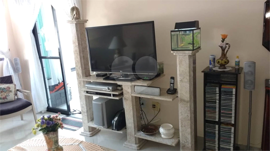 Apartamento na praia grande/Vende